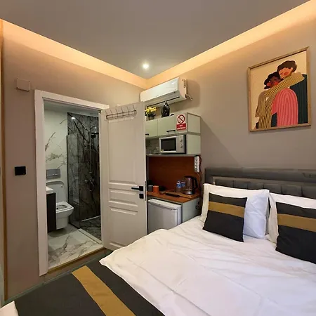 Warm Cozy 8 Min By Metro Station *