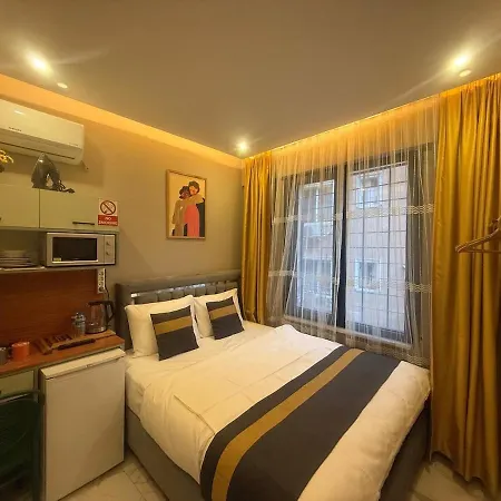 Warm Cozy 8 Min By Metro Station