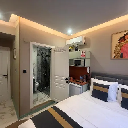 Warm Cozy 8 Min By Metro Station *