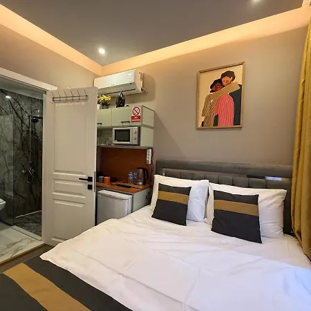 Warm Cozy 8 Min By Metro Station Apartament *