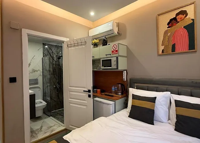 Warm Cozy 8 Min By Metro Station *