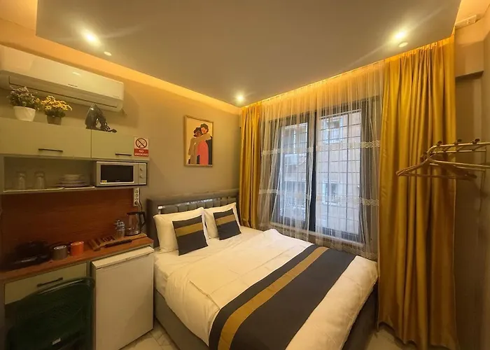 Warm Cozy 8 Min By Metro Station