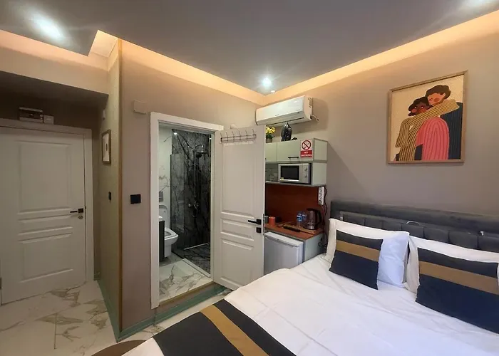 Warm Cozy 8 Min By Metro Station *