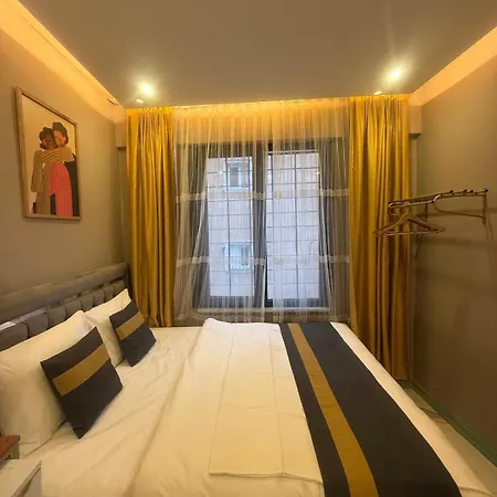 Warm Cozy 8 Min By Metro Station *