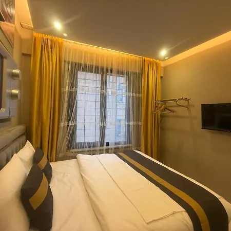 Apartamento Warm Cozy 8 Min By Metro Station Estambul